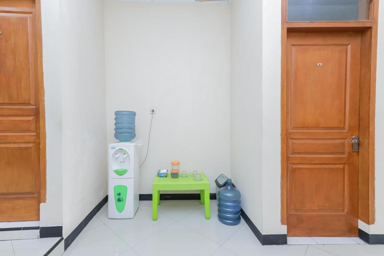 Reddoorz At Wr Supratman Batu Hotel Batu  Eksteriør billede