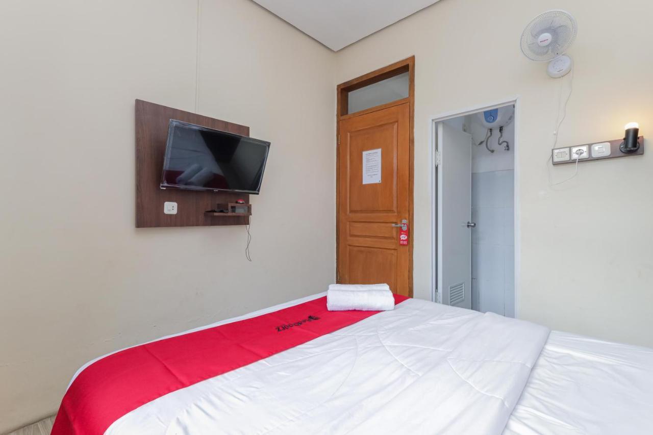 Reddoorz At Wr Supratman Batu Hotel Batu  Eksteriør billede