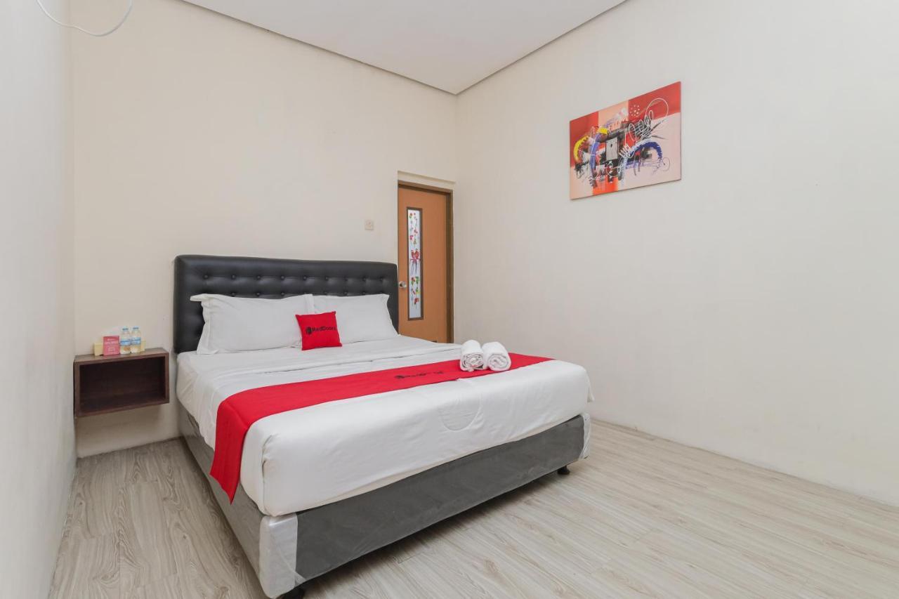 Reddoorz At Wr Supratman Batu Hotel Batu  Eksteriør billede
