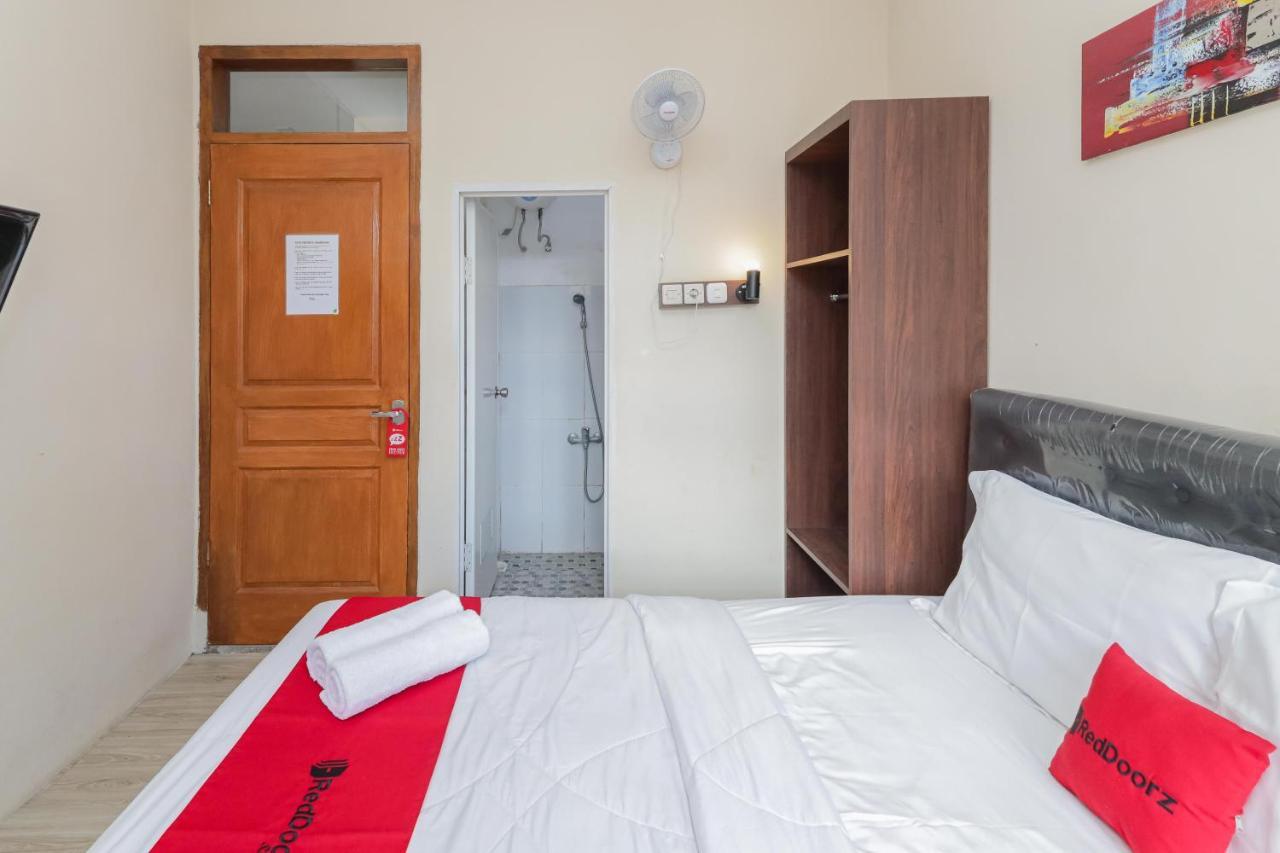 Reddoorz At Wr Supratman Batu Hotel Batu  Eksteriør billede