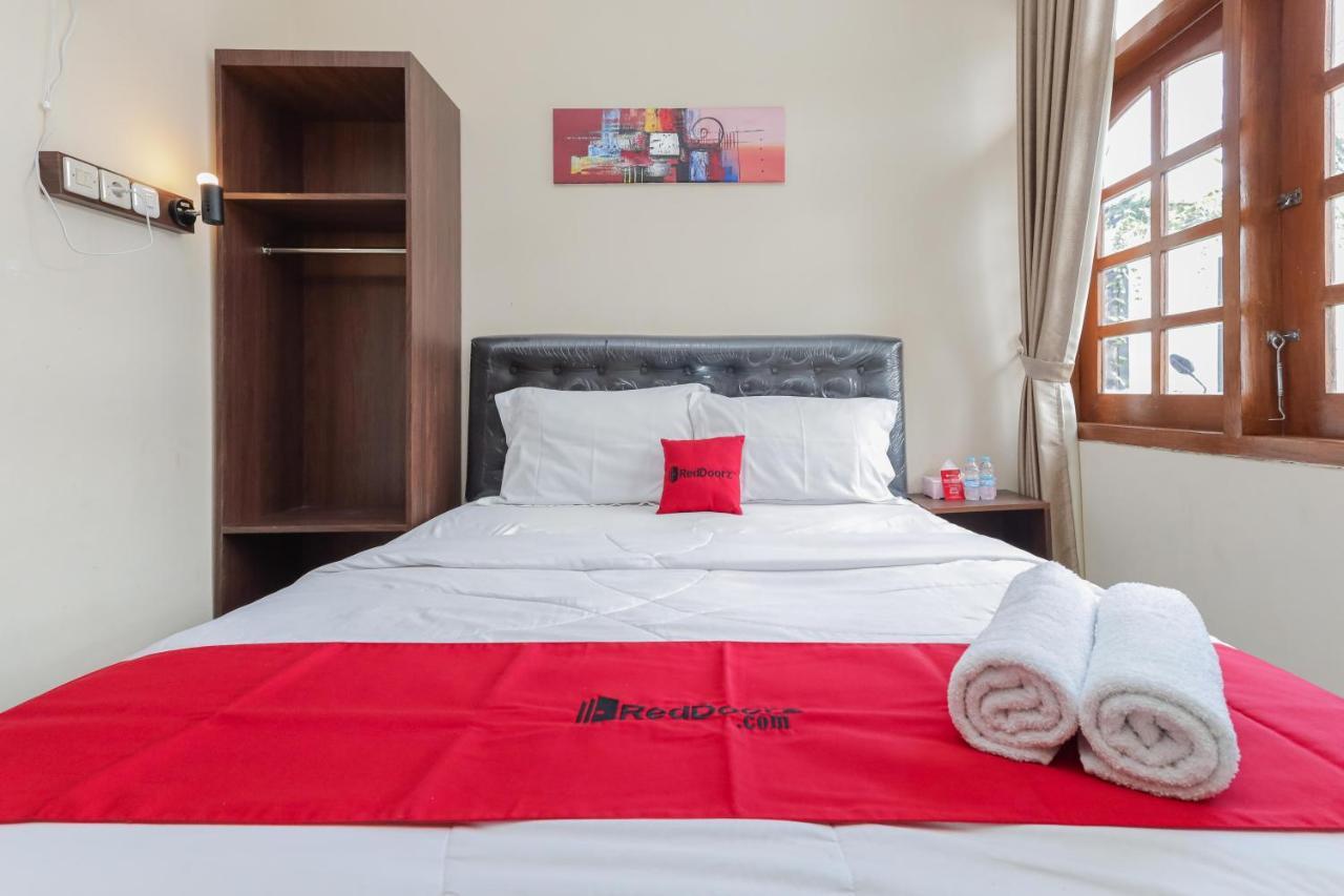 Reddoorz At Wr Supratman Batu Hotel Batu  Eksteriør billede